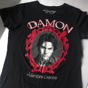 VAMPIRE T-SHIRT || Damon Salvatore